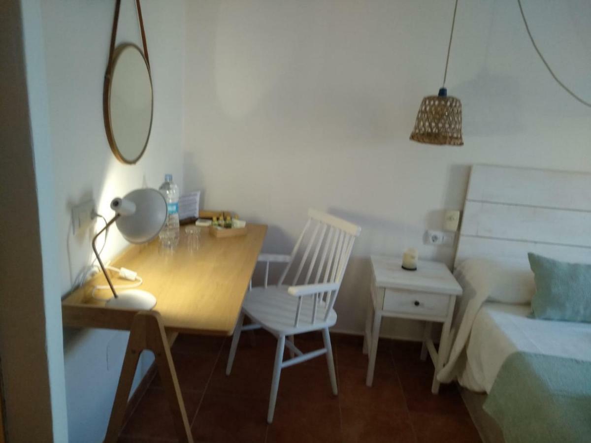 Hostal Sa Posada Set Cales Ciutadella  Eksteriør bilde