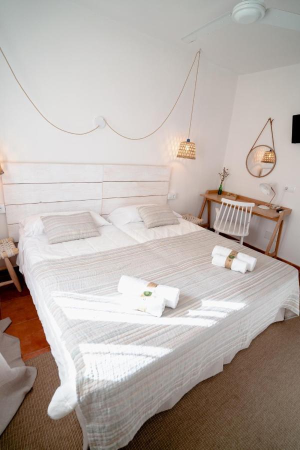 Hostal Sa Posada Set Cales Ciutadella  Eksteriør bilde